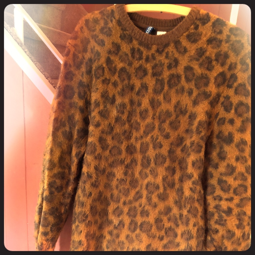 Fuzzy Cheetah Sweater !